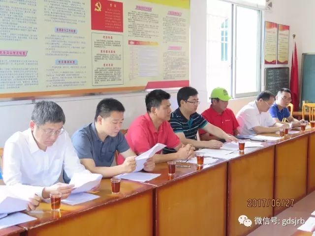 省金融办党组书记、主任肖学与行业企业负责人同赴连州市湖江村开展精准扶贫工作