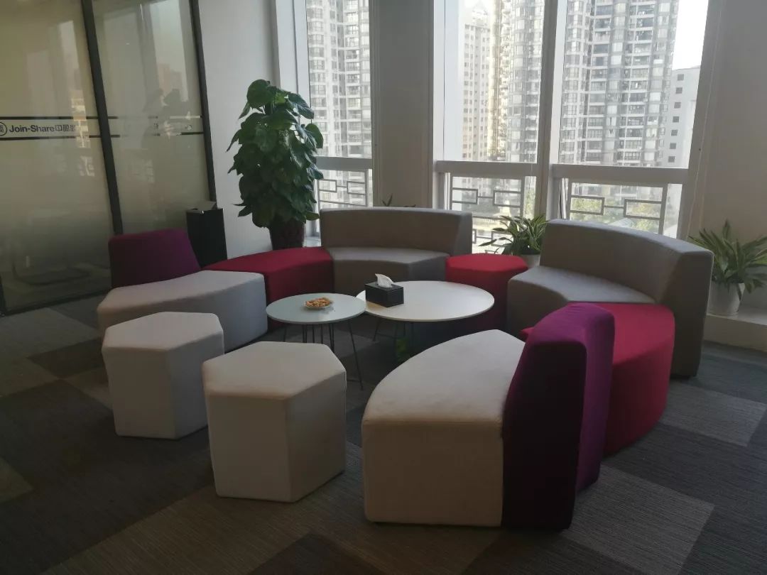 【会员风采】聚势季华CBD 同心共赢创未来— —中盈盛达小额贷款公司乔迁仪式隆重举行 【会员风采】聚势季华CBD 同心共赢创未来— —中盈盛达小额贷款公司乔迁仪式隆重举行